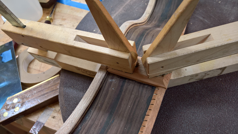 Side reinforcement strips