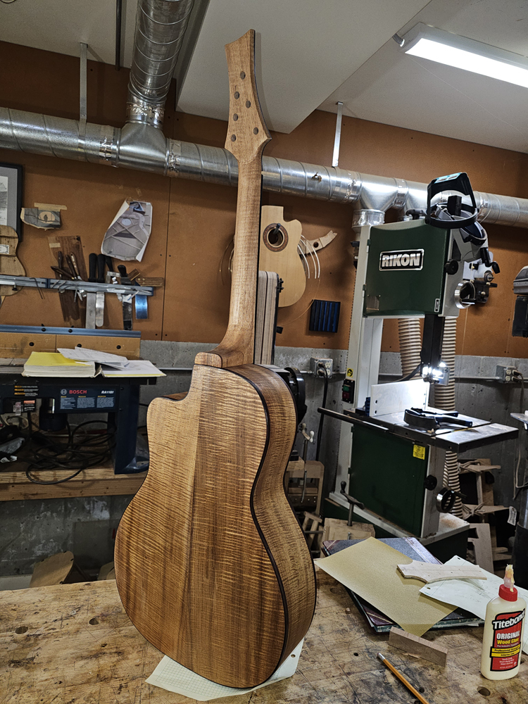 Third neck shaping