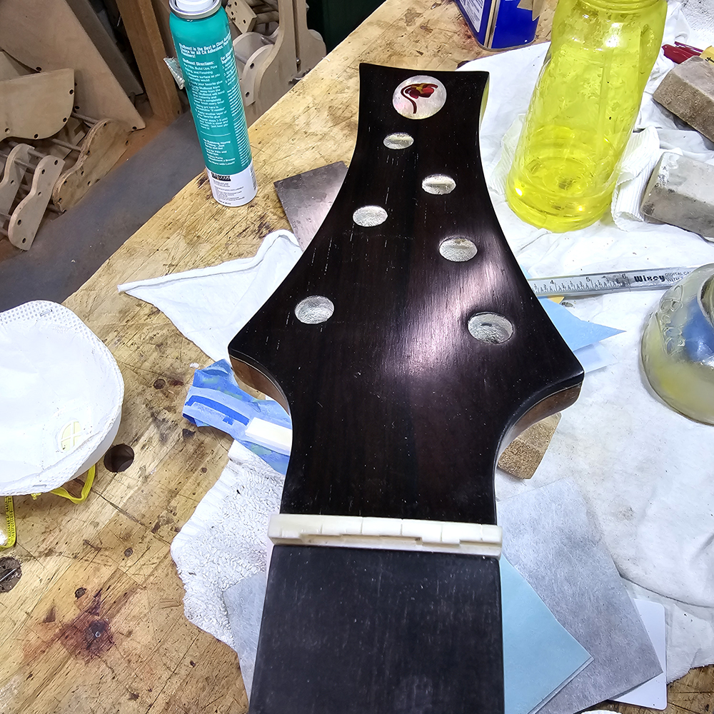 Compensated nut complete